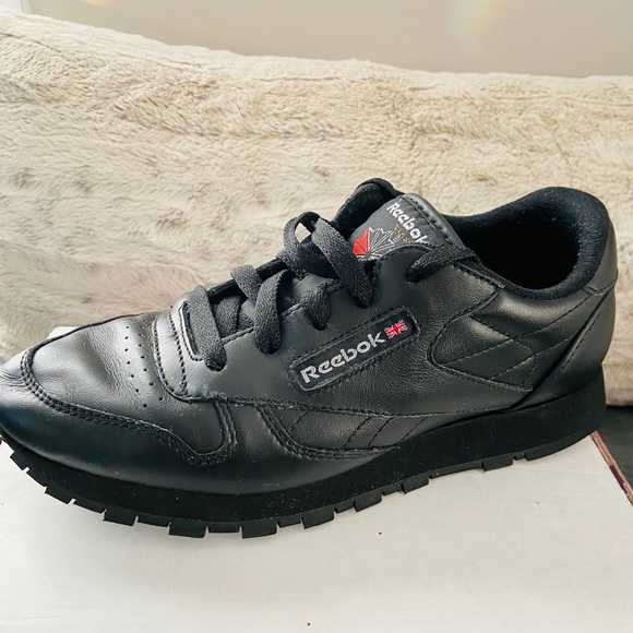 FINAL PRICE MARKDOWN!/Reebok Classic Women’s Leather Sneakers Size 5.5 - Picture 3 of 13